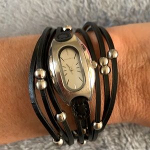 Tokyobay Watch⏱🤍🖤